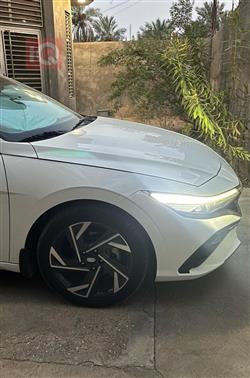 هیوندای ئەلەنترا